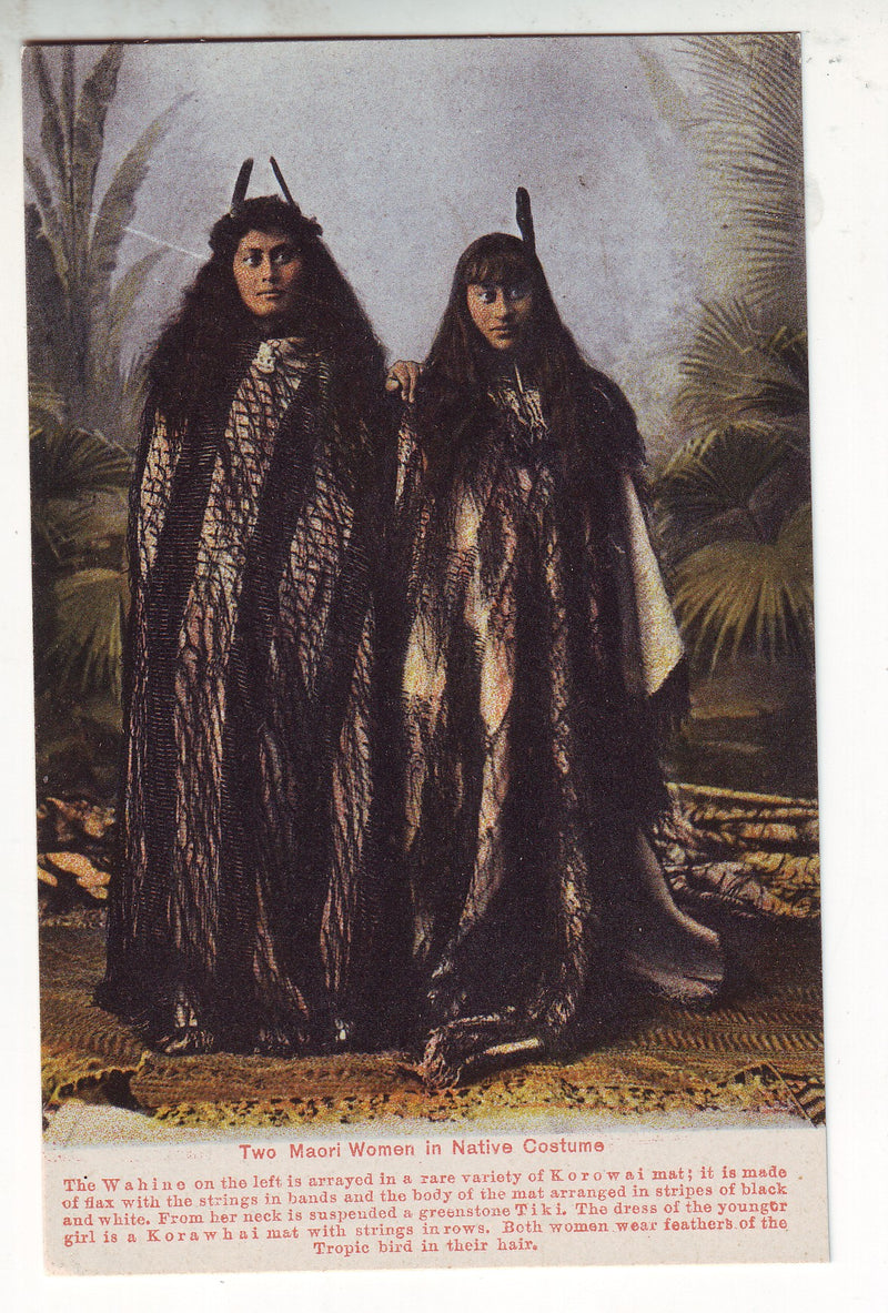 Postcard - Maori, Women in Native Costume